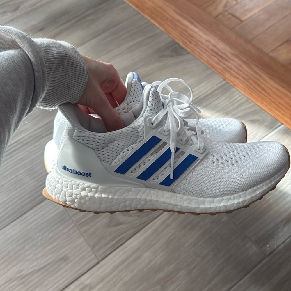 Womens Adidas Ultraboost sneakers